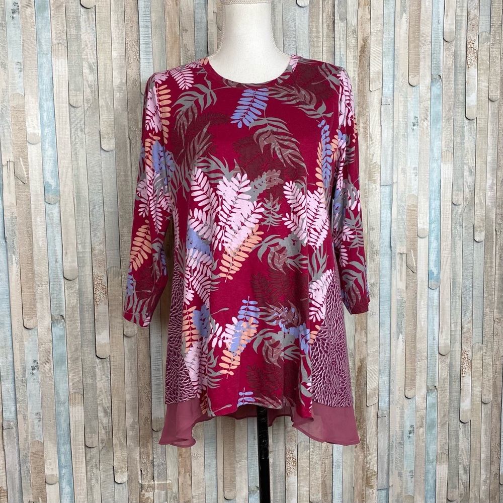 Logo Lori Goldstein‎ L Red Botanical Asymmetric Chiffon Hem Mixed Print Knit Top